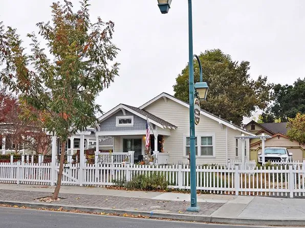 403 Saint Marys St, Pleasanton, CA 94566