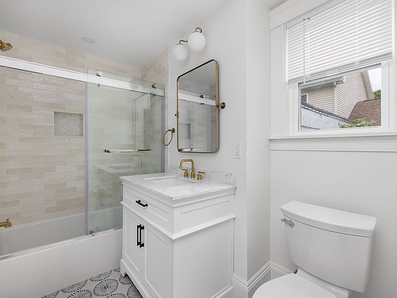 5th image of 403 Morris Ave #1