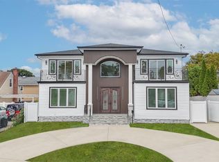 1396 L St, Elmont, NY 11003