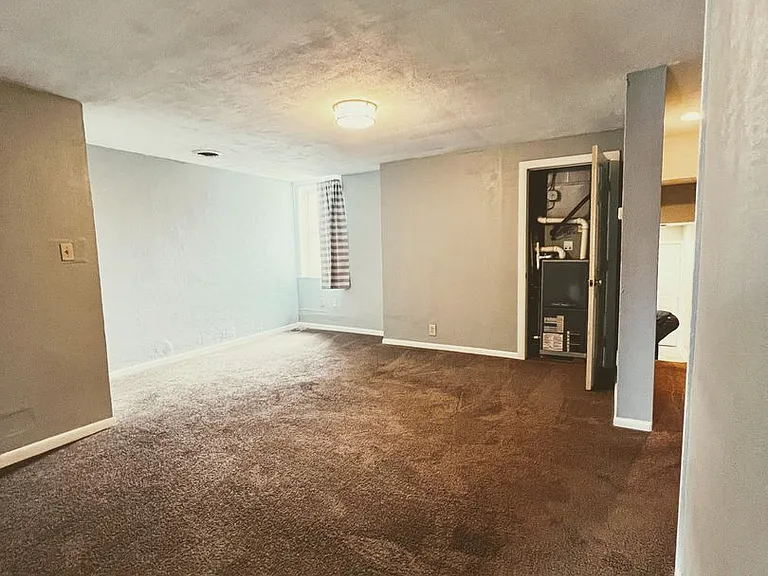 2332 Arlington Ave — Photo 4