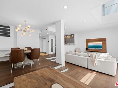 520 S Barrington Ave #108, Los Angeles, CA, 90049