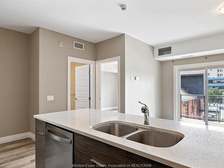 955 Ouellette Ave #205 — Photo 8