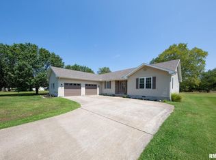 619 N Saluki Dr, Marion, IL 62959