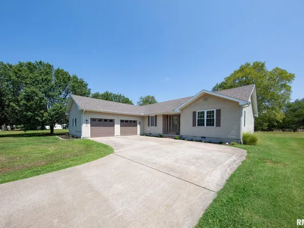 619 N Saluki Dr, Marion, IL 62959