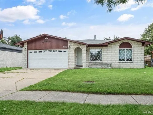 38308 Douglas Dr, Sterling Heights, MI 48310