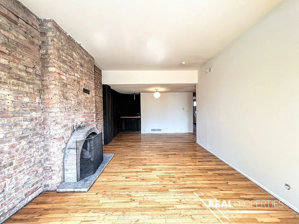 Broad1 — Photo 3