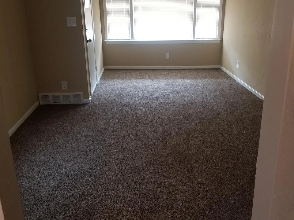833 Wayside Rd #1