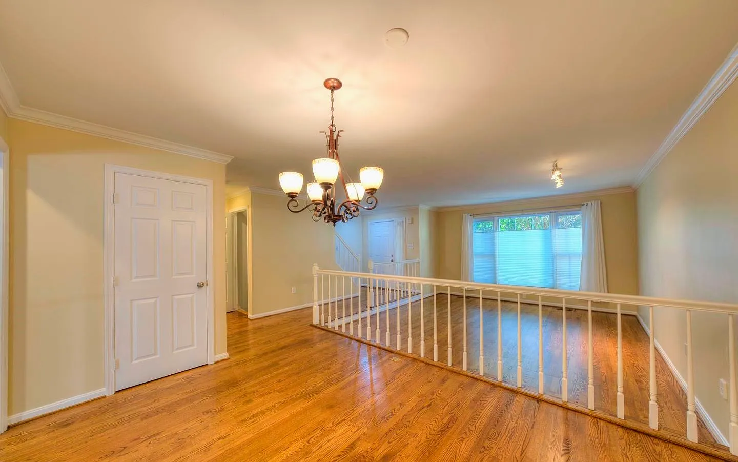 3 bed, 3.5 bath, 2130 sqft, $3,600 — Photo 3