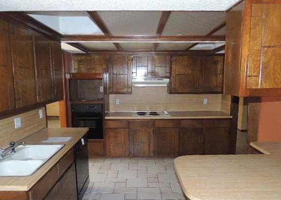 4th image of 3816 NE 141st Cir