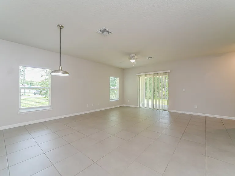 1201 Croydon Cir — Photo 6
