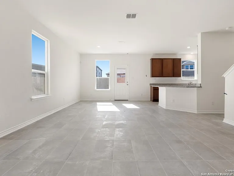 822 Bifurcate Bnd — Photo 4