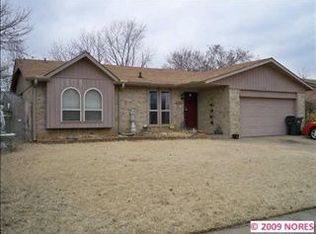 1922 S Oklahoma St, Sapulpa, OK 74066