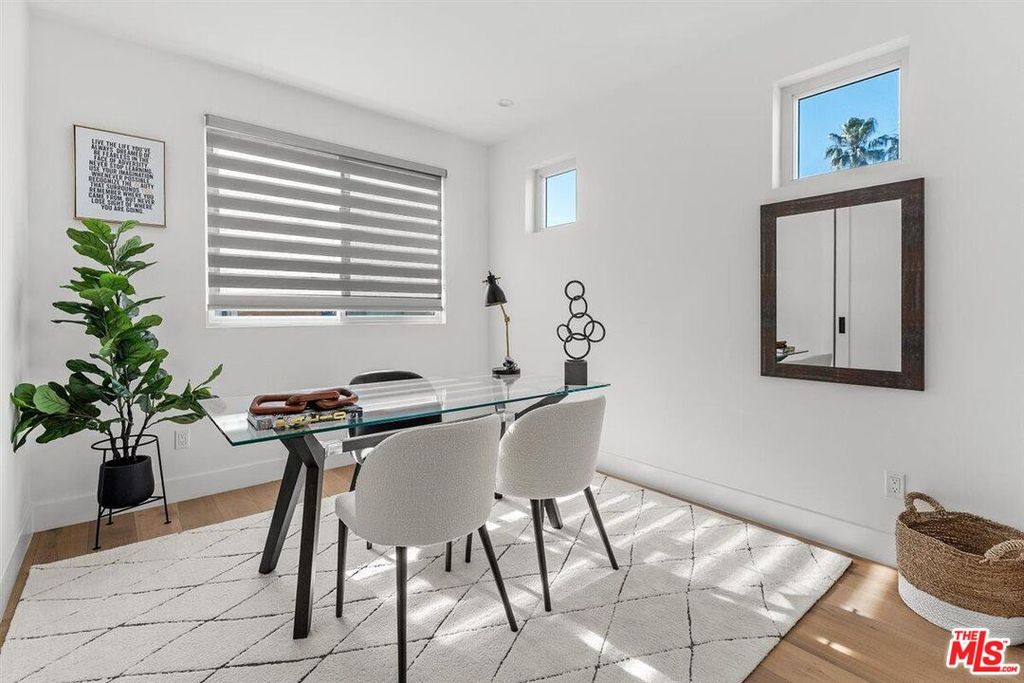 1573 Hi Point St, Los Angeles, CA - View 5