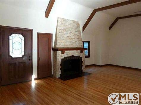 5th image of 1809 N Marengo Ave