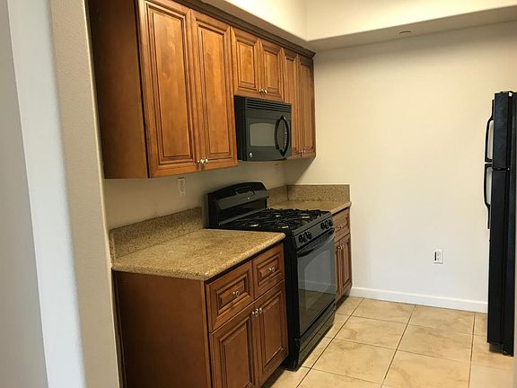 4th image of 1614 Wilshire Blvd APT 402