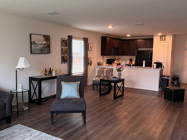 2910 Acacia Dr — Photo 6