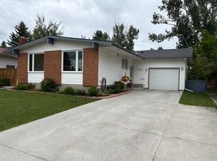 1032 S Cantabrian Dr SW, Calgary, AB T2W1L7