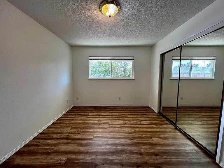 3910 Meadow Ln — Photo 10