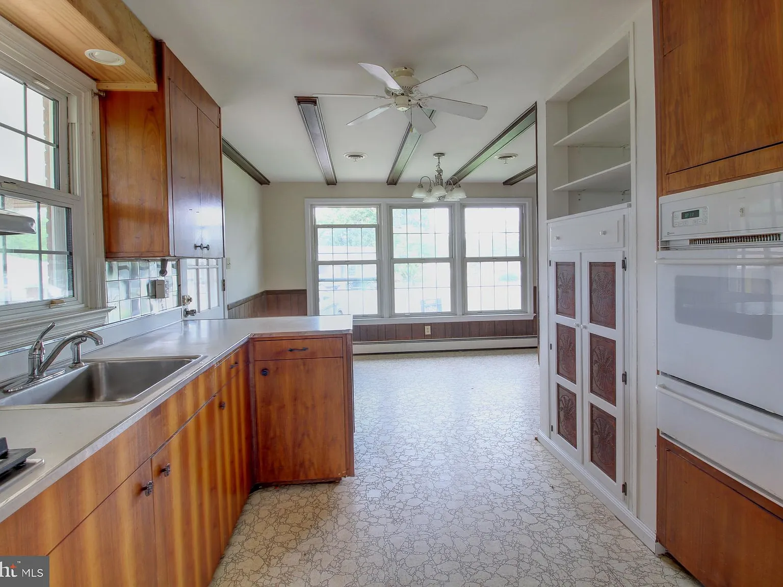 3 bed, 1920 sqft, $2,000 — Photo 3