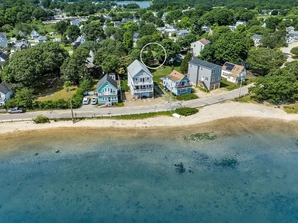 17 Crescent Pl, Onset, MA 02571