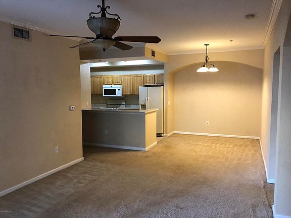 4th image of 10075 N Gate Pkwy #103