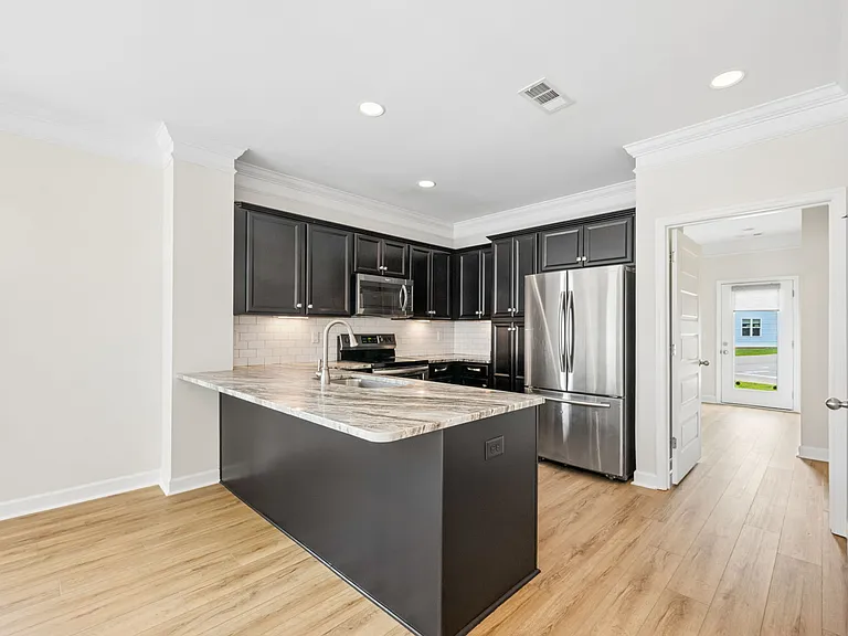7514 Station Dr — Photo 6