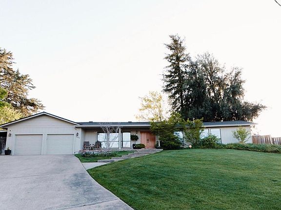 2nd image of 6933 Arrowwood Ct