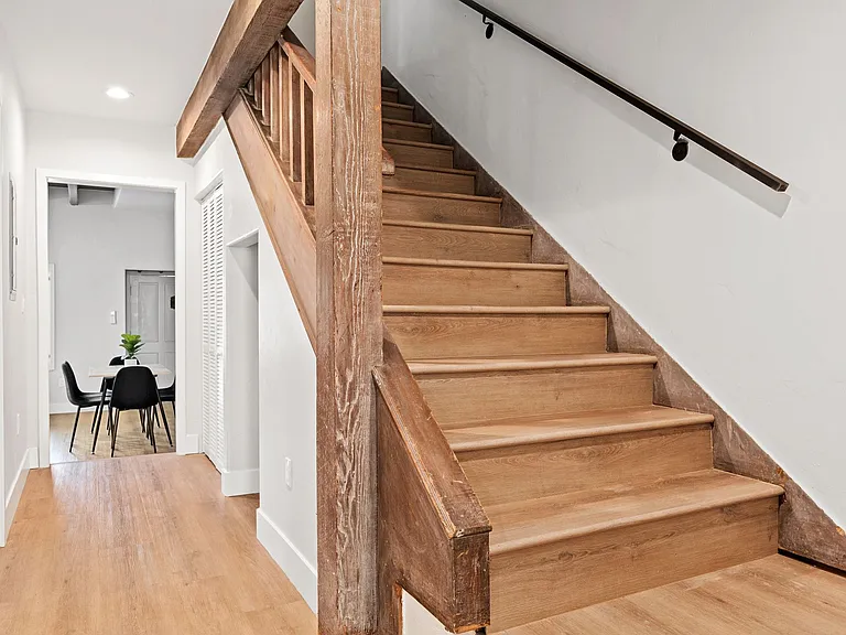 1707 Kelton Ave — Photo 15