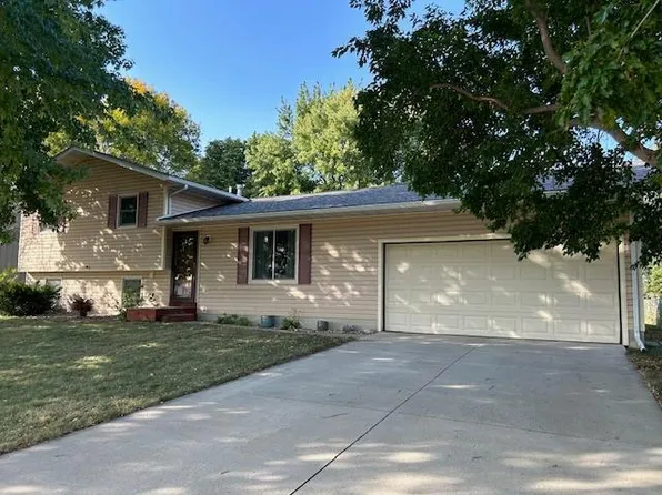 1105 Fairview St, Marshall, MN 56258