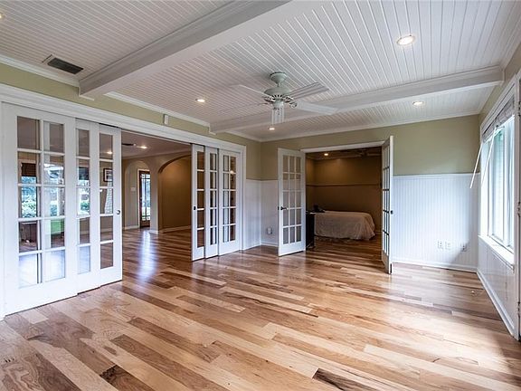2nd image of 301 Williamson Pl