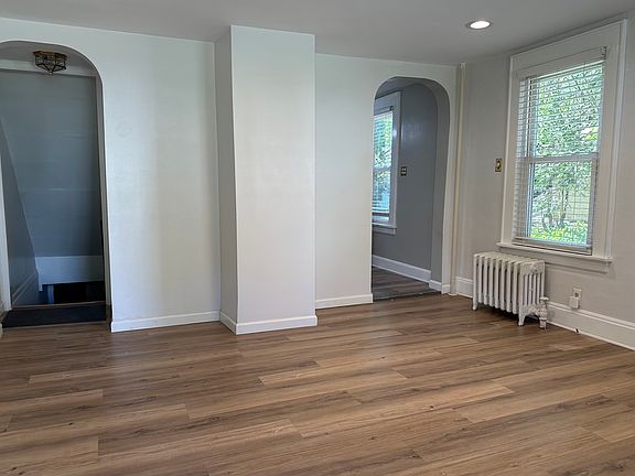 5th image of 515 Farview St #B
