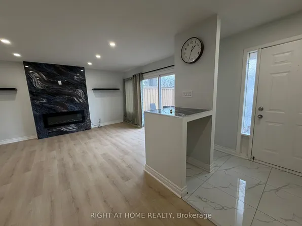 24 Springfair Ave #189, Aurora, ON L4G 3M2