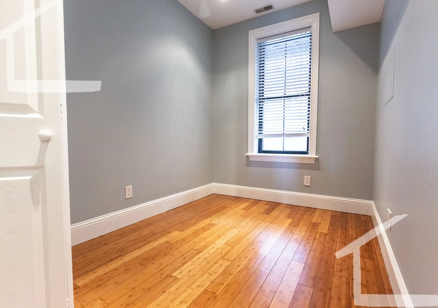 Nice 2 bed in South End — Photo 3