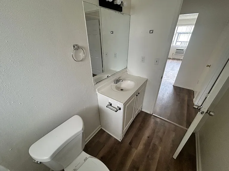 804 Sutter Ave — Photo 8