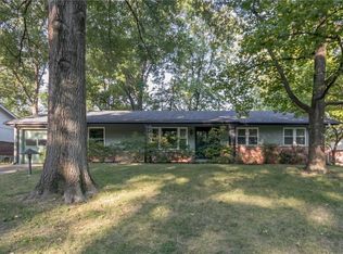 12676 Markaire Dr, Saint Louis, MO 63146