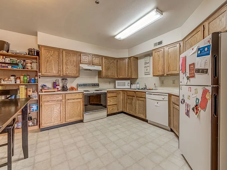 267 E 500 N #61 — Photo 3