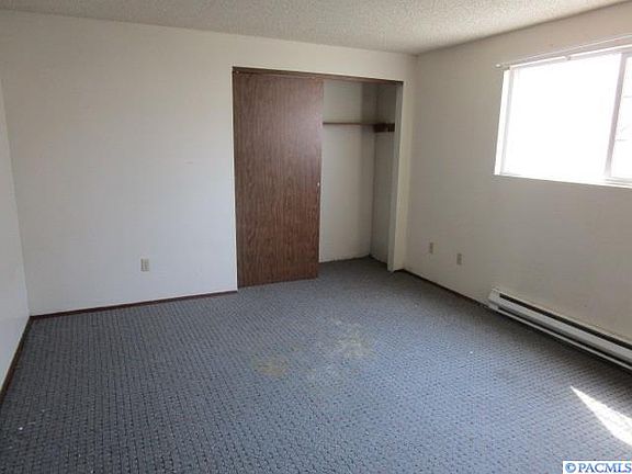 3rd image of 4202 W Albany Ave