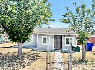 528 S Ventura Ave, Farmersville, CA
