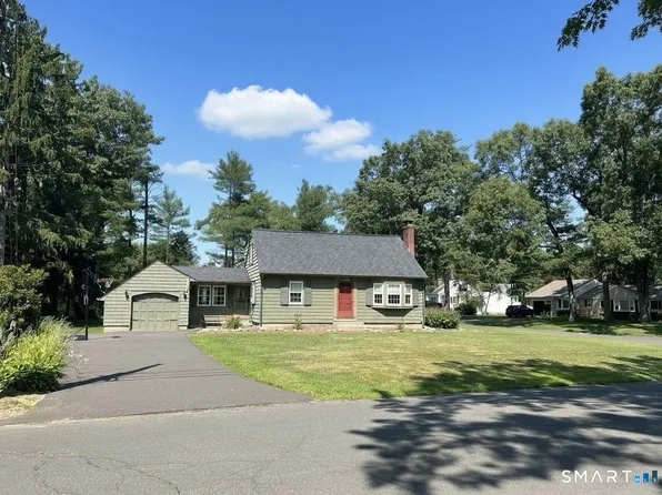 17 Carver Circle, Simsbury, CT 06070