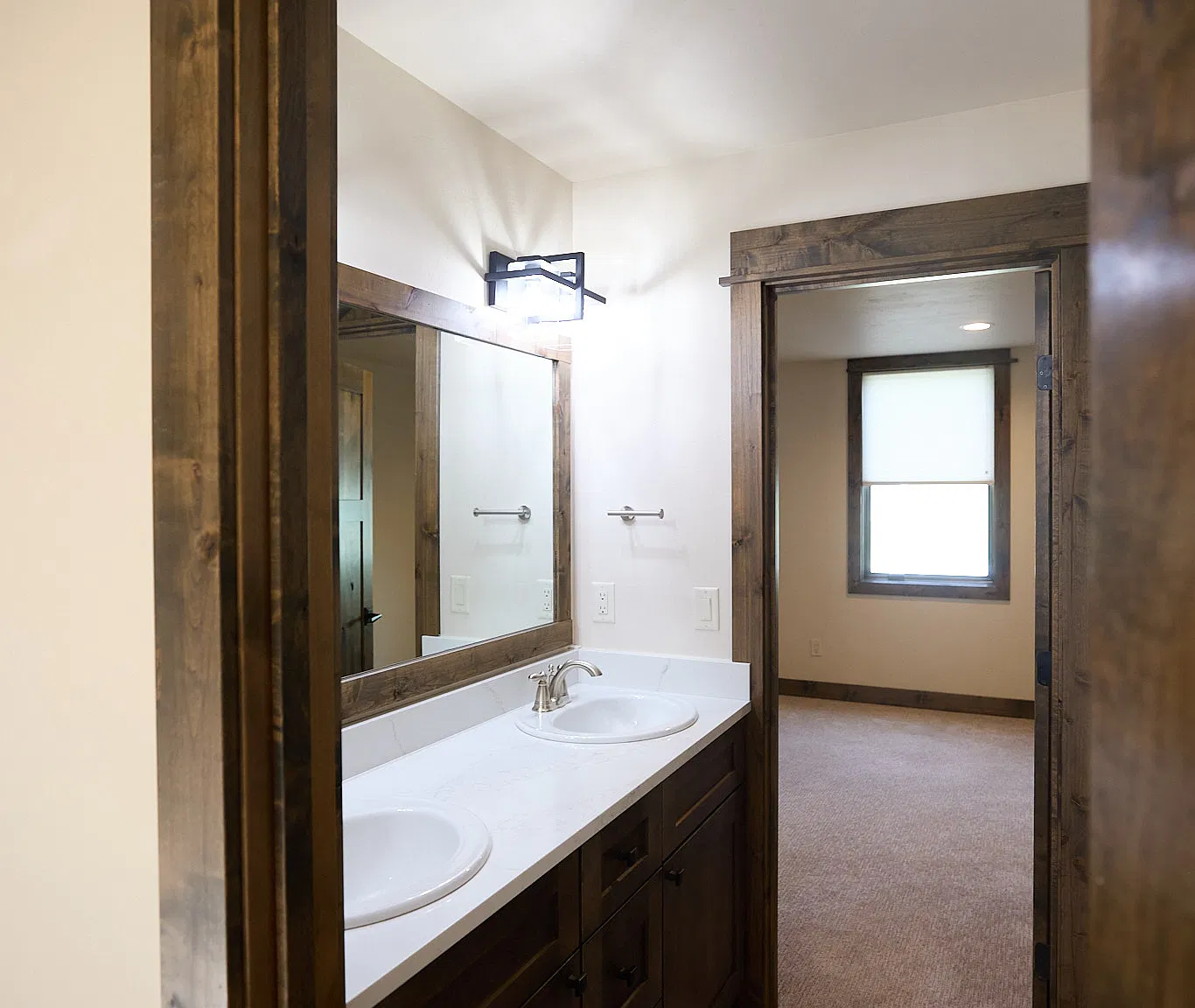 3 bed, 2.5 bath, 2250 sqft, $4,000 — Photo 4
