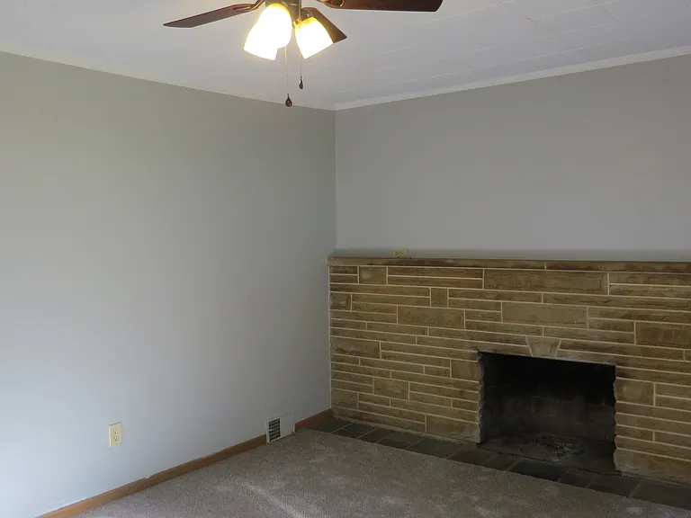 8190 Leavitt Rd — Photo 21
