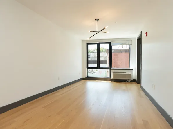 424 Arlington Avenue image 9 of 25