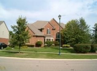256 Wyngate Dr, Rochester, MI 48307