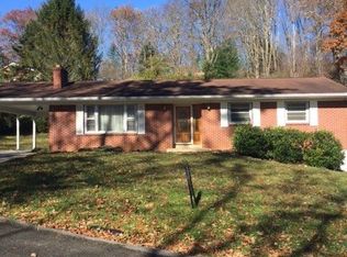 1804 Cherrywood Ln, Bluefield, WV 24701