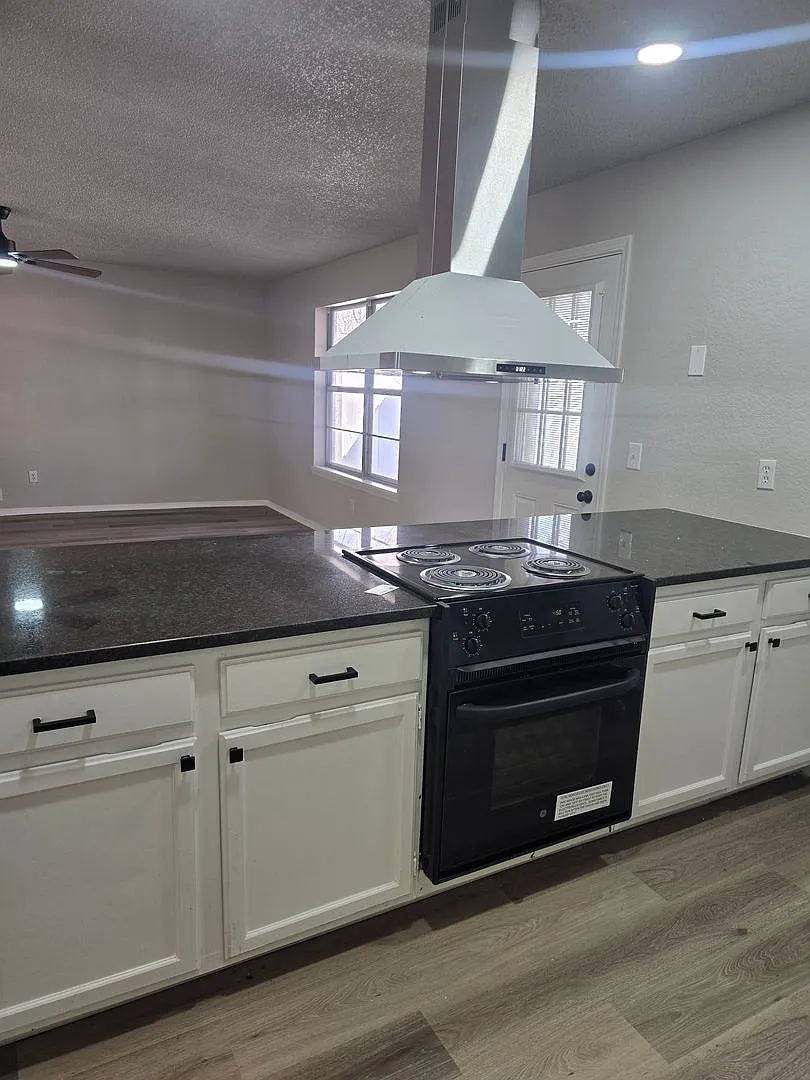 Newly Remodeled — Photo 3