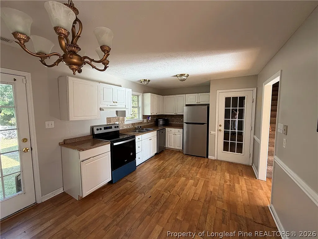 3 bed, 2.0 bath, 1293 sqft, $1,400 — Photo 4