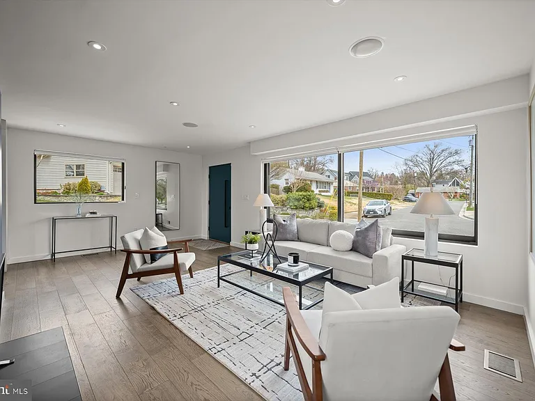 3004 N Underwood St — Photo 14