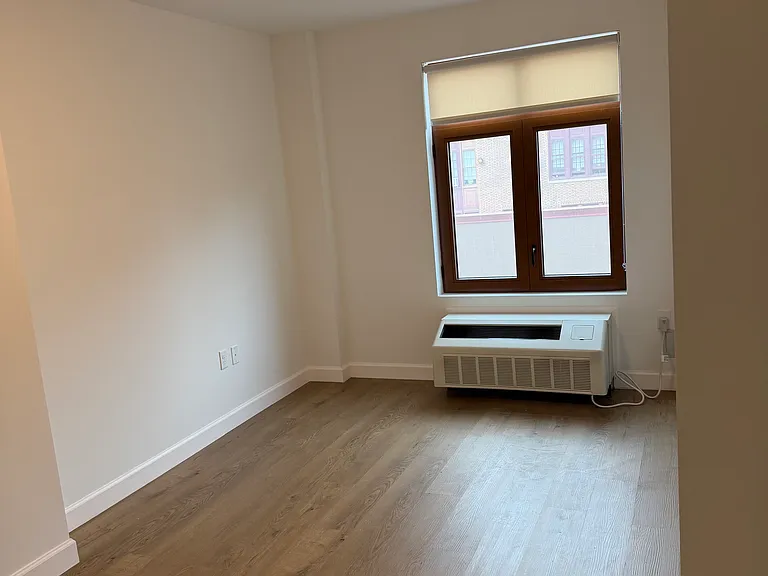 224 Gramatan Ave #7H — Photo 6