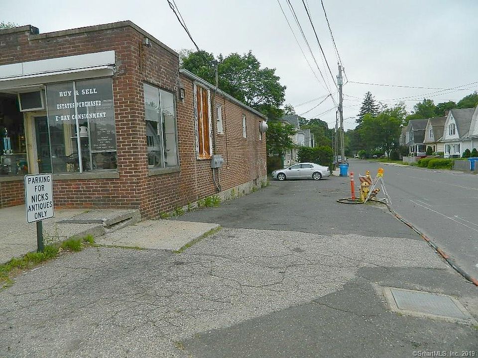 2nd image of 256 Meriden Rd
