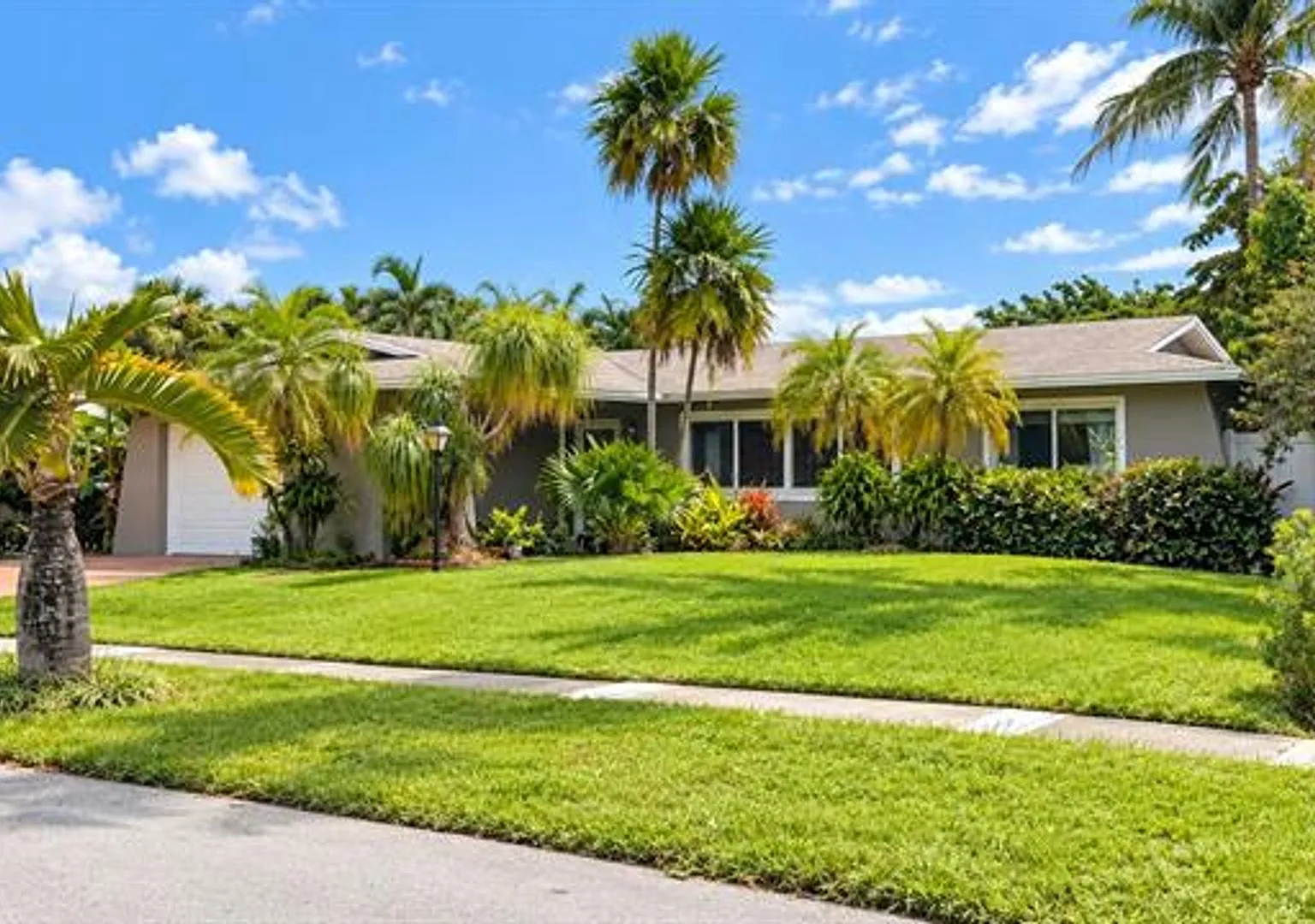 1811 N Hiatus Rd # 1811, Pembroke Pines, FL 33026 — Photo 4